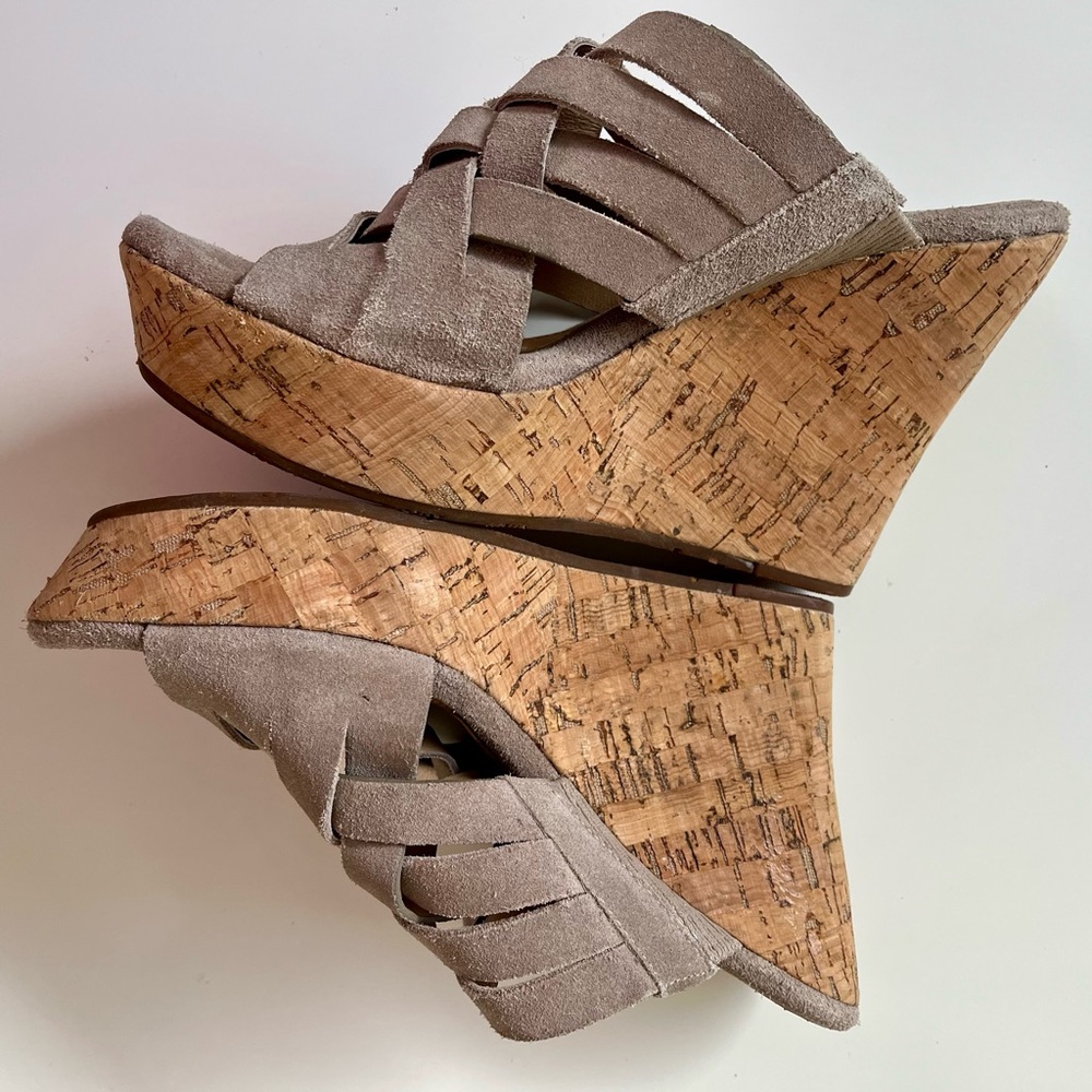UGG Marta High Wedge Sandals• Sz 9 - Picture 3 of 12